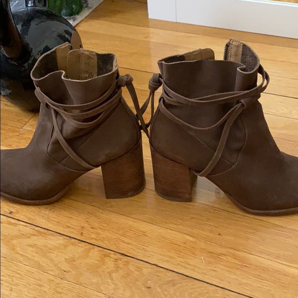 Brown Steve Madden heeled ankle booties size 9 - Picture 4 of 6